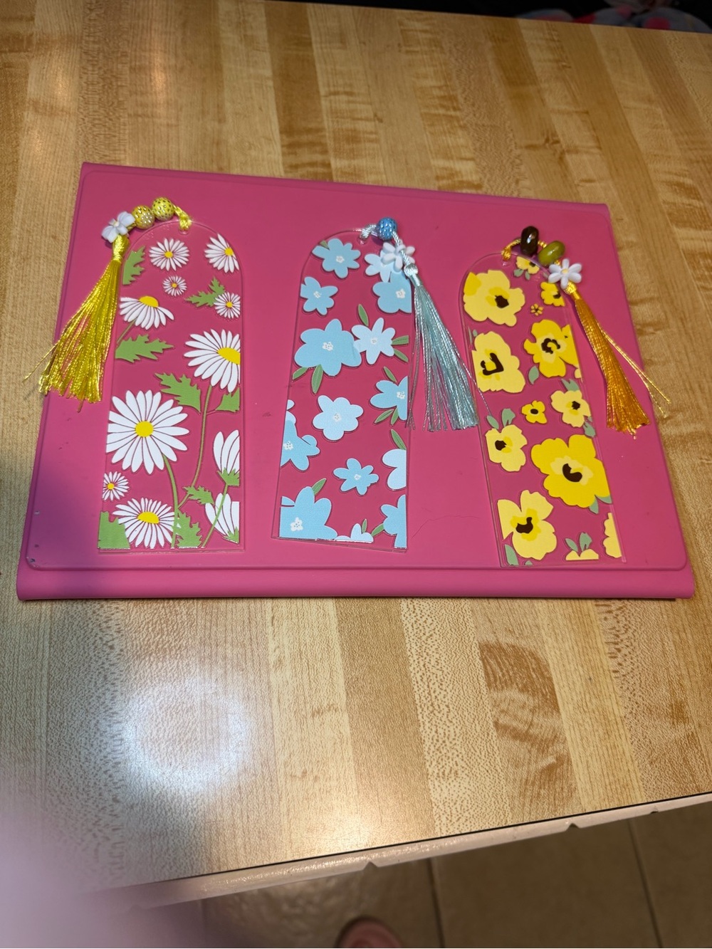 Handmade acrylic bookmarks floral, smiley, and cherry designs with tassels - Picture 4 of 4